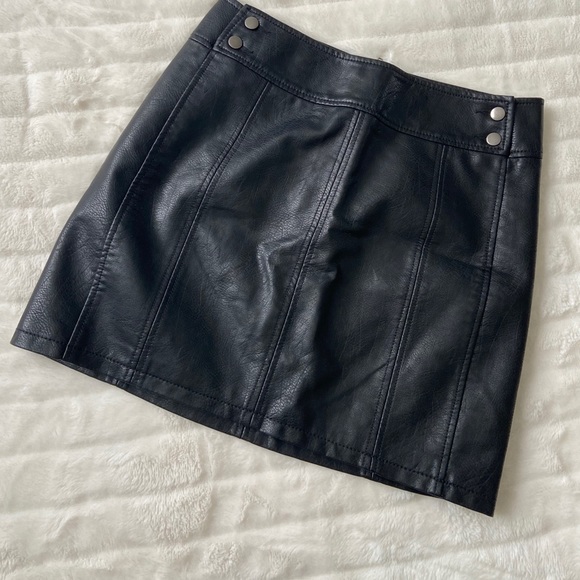 EUC Free People Faux Leather Skirt - Picture 1 of 3